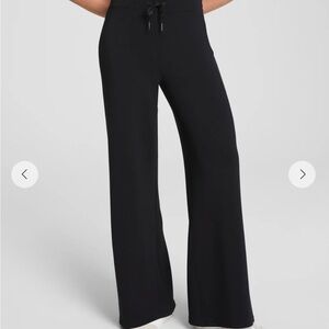 SPANX AirEssentials Black Relaxed Joggers